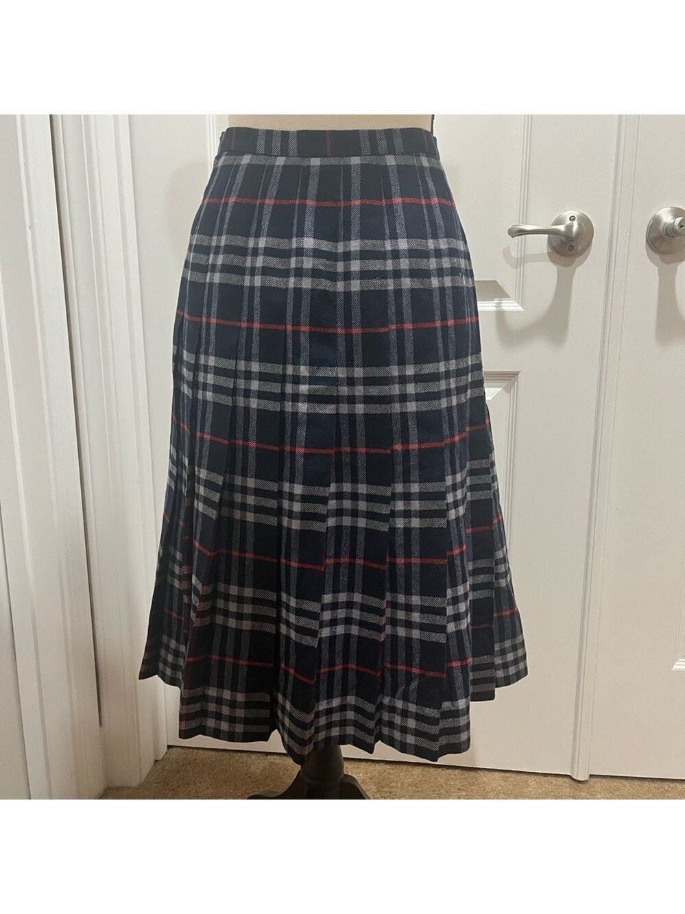 BURBERRYS JAPAN VINTAGE PLEATED BLUE SKIRT - Picture 2 of 11